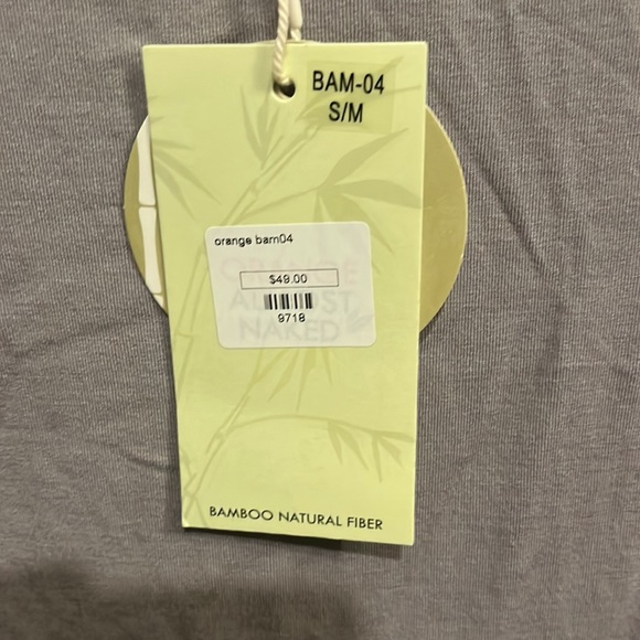 Orange almost naked - Picture 5 of 5